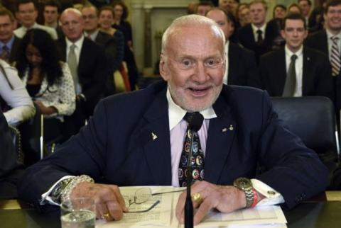 Астронавт Базз Олдрин возглавит в США центр по подготовке к освоению Марса