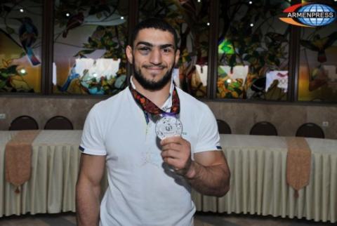 Мигран Арутюнян одержал первую победу на Чемпионате мира по греко-римской борьбе