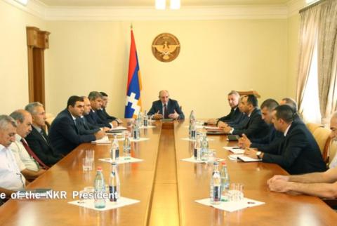 Бако Саакян провел рабочее совещание 