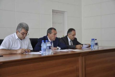 Սյունիքի մարզպետը համայնքապետերի մասնակցությամբ հերթական խորհրդակցությունն է անցկացրել 