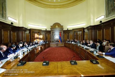 Implementation process of provincial projects discussed at Government