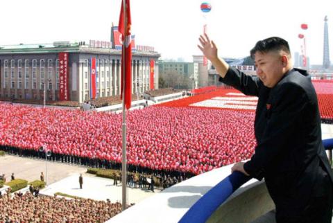 Ким Чен Ын распорядился в честь праздника выплатить гражданам КНДР премию в 100% оклада