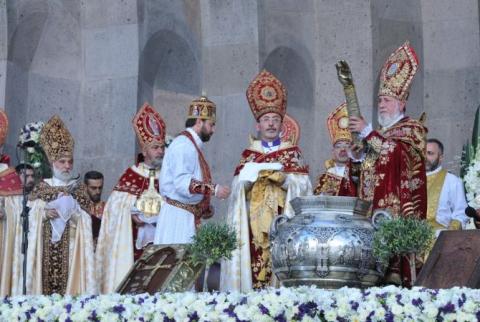 Մայր Աթոռ Սուրբ Էջմիածնում մեկնարկեց Սրբալույս Մյուռոնի օրհնությունը