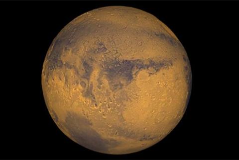 NASA  finds water flowing on Mars