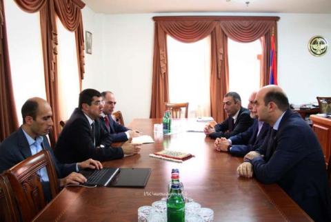 Արայիկ Հարությունյանը մասնագետների հետ քննարկել է Արցախում ՏՏ ոլորտի զարգացման հեռանկարները 