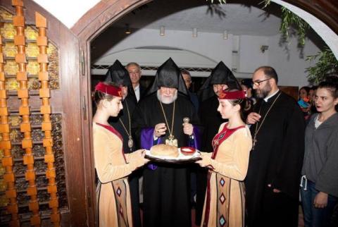 Արամ Ա-ն այցելել է Աթենքի Սուրբ Կարապետ եկեղեցի