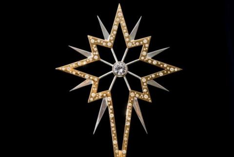Most Glamorous Christmas Tree Star is studded with 287 diamonds