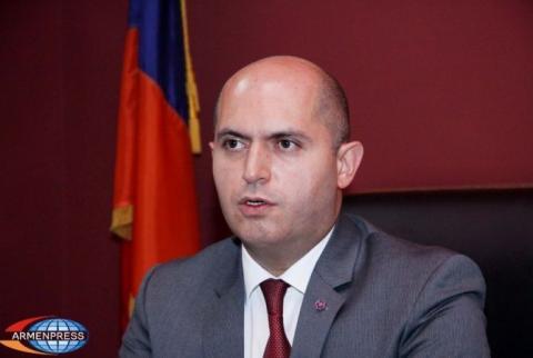 Армен Ашотян считает оппозицию Армении проблемой для страны