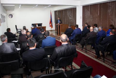 Արայիկ Հարությունյանը հանդիպել է ՏԻՄ ղեկավարների համար կազմակերպվող դասընթացի մասնակիցներին