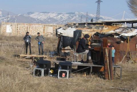 Tigran Hamasyan gave open air concert in support of Grumri’s homeless people