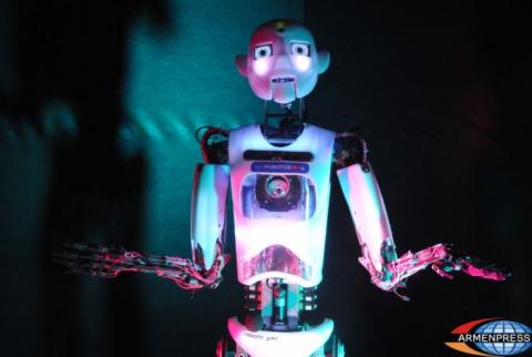 PM Abrahamyan hails the program of setting new robotics clubs