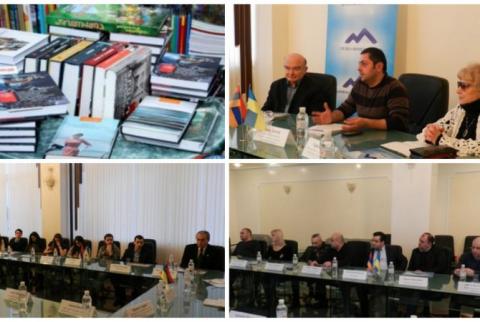 В Киеве прошел круглый стол- «400-летие армянского книгопечатания в Украине»