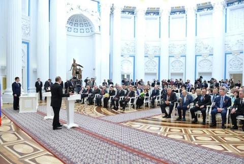  Պուտինը ՀՀ քաղաքացի Գագիկ Աբրահամյանին պարգևատրել է «Բարեկամության» շքանշանով 