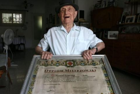Auschwitz survivor becomes oldest man of the world