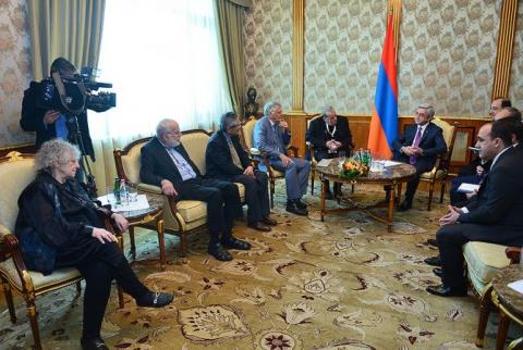 الرئيس سركيسيان يستقبل 5 علماء حائزين على جائزة نوبل على هامش مؤتمر "أيام نوبل في أرمينيا"التي تنظم من قبل جامعة يريفان الحكومية-كلية الطب 