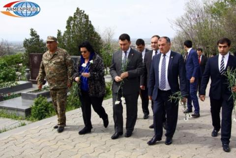 Greek MP pays tribute to memory of Armenian soldiers died in Artsakh in recent days in Yerablur
