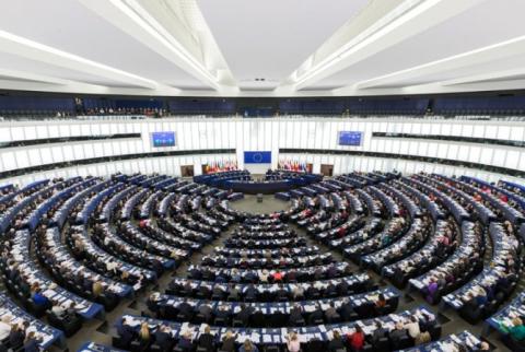 البرلمان الأوروبي يوقّف تطبيق نظام الفيزا المفتوح مع أنقرة لعدم التزام تركيا بتعهداتها 