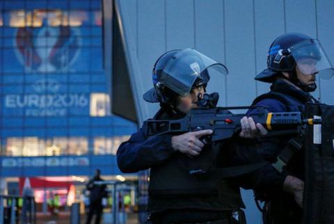 Франция предпримет небывалые меры безопасности на ЧЕ по футболу
