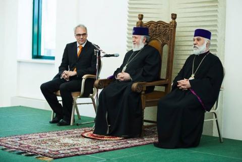 Գարեգին Բ Կաթողիկոսն ընդունել է «Գլոբալ բրիդջիզ» միջազգային կազմակերպության անդամներին