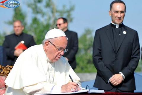 "Memory will prevent similar crimes" – Pope Francis’ note in Honorary Guest Book of Armenian Genocide Memorial