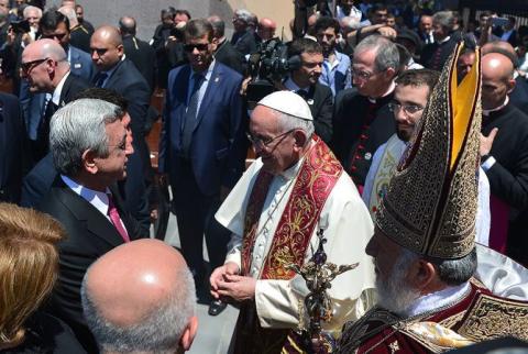 President Sargsyan attends Divine Liturgy in Mother See