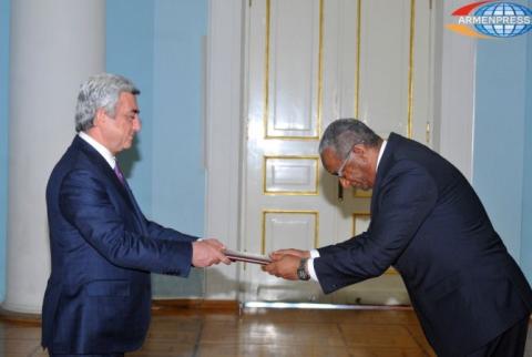 Newly appointed Ambassador of Ethiopia to Armenia presents credentials to President Sargsyan
