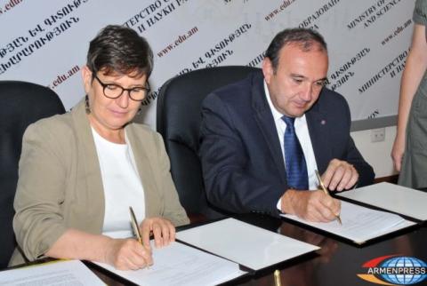 ՀՀ ԿԳ նախարարը ստորագրեց «Հայաստանում կայուն դպրոցական սնունդ» ծրագրի իրագործման հուշագիրը