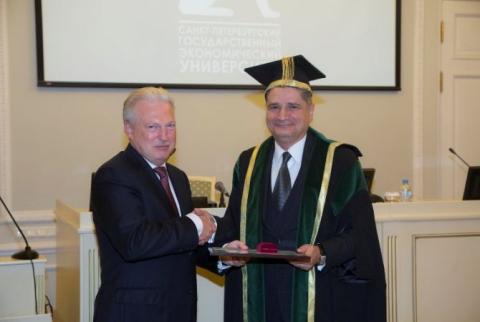 Տիգրան Սարգսյանը Սանկտ Պետերբուրգի պետական տնտեսագիտական համալսարանի պատվավոր դոկտորի կոչում եւ ոսկե մեդալ Է ստացել 