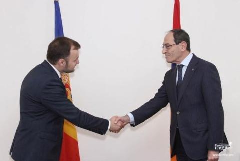 Newly appointed Ambassador of Moldova to Armenia delivers copy of credentials to Deputy FM