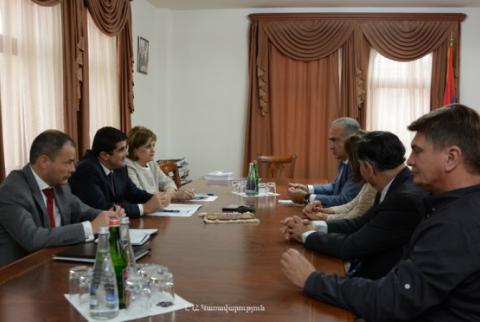 Արայիկ Հարությունյանն ընդունել է «Արմգենիա» հիմնադրամի մի խումբ անդամների