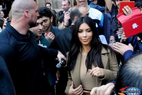 Reuters - Kim Kardashian robbed by 5 gunmen in Paris, millions in jewels taken: police