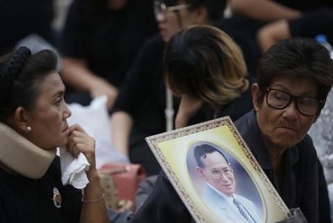 Thailand declares 1 year mourning following King’s death