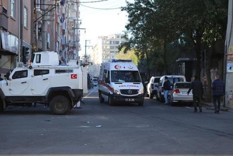 Вследствие взрыва в Диарбекире погибло 8 человек, ранено более 100 человек