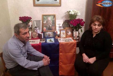 «Հերոսի ծնողները». Բագրատ Ալեքսանյանը ավելի քան 3 ժամ կատաղի կռիվ է տվել թշնամու դեմ 