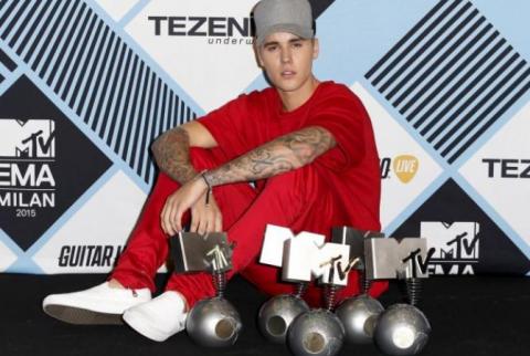 Bieber, Gaga win at MTV Europe Music awards; Bruno Mars & Green Day shine