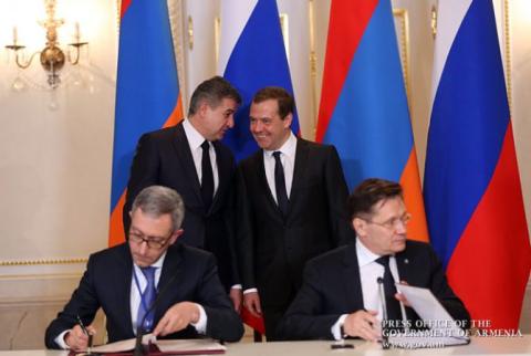 Состоялась встреча правительственных делегаций Армении и РФ в расширенном составе 