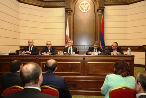 Серж Саргсян лично не против переноса дня выборов