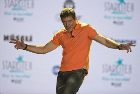 Movie star Antonio Banderas hospitalized 