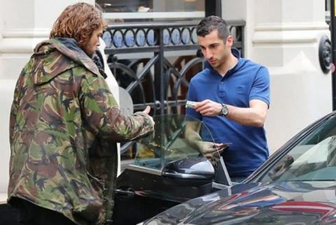 Daily Mail: Mkhitaryan shows generous side 