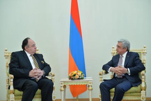 Newly-appointed Ambassador of Ecuador presents credentials to President Sargsyan