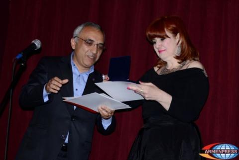 «Արմմոնո» միջազգային թատերական փառատոնի նախագահը պարգևատրվել է ոսկե մեդալով