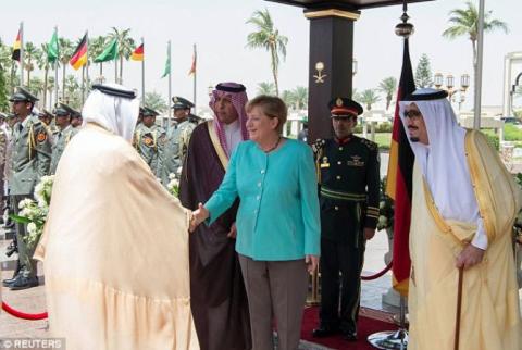Angela Merkel meets with Saudi Arabia’s King without wearing headscarf