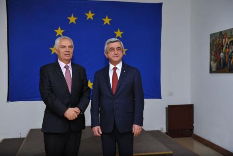 President Sargsyan congratulates EU Delegation to Armenia on Europe Day