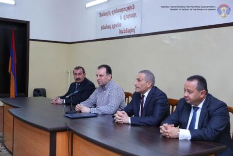 Defense minister introduces new military police chief to department 