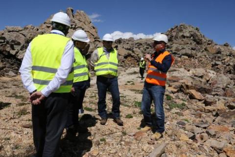 Minister of economic development visits Amulsar site: first gold extraction expected in spring 2018