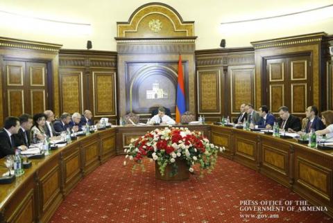 New investment programs for development of Ararat and Armavir provinces discussed at Government