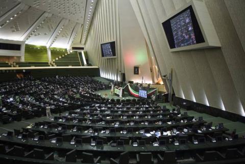 Hostage situation in Iranian Parliament as gunmen storm in - local media