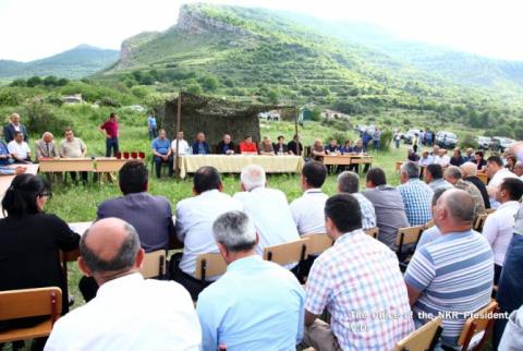 President of Artsakh meets with community leaders of Kashatagh region