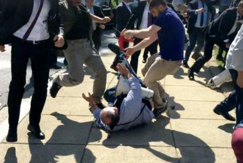В США по делу о нападении на мирных демонстрантов во время акции протеста по поводу визита Эрдогана задержаны двое турок