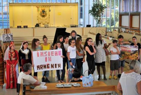 Kids of Choratan bordering village present Armenian culture in Italy